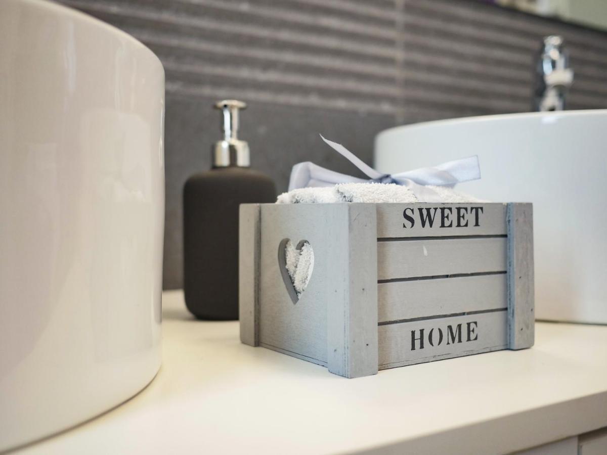 Chilometrozero Luxury Apartment Napoli Bagian luar foto